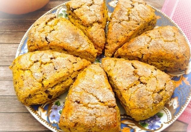 Ароматные тыквенные сконы с шоколадом: идеальный завтрак