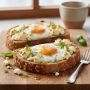 Вкусные тосты с яйцом и сыром Фета для идеального завтрака