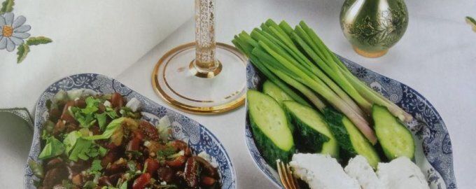 Как приготовить сытный салат из фасоли с брынзой и кинзой быстро и легко