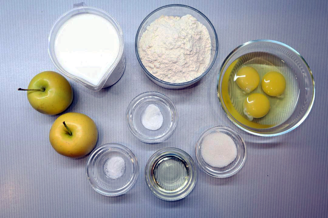 Яблочные блинчики, которые покорят всех: простой рецепт теста