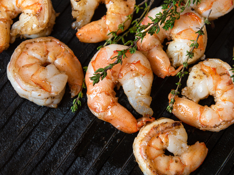 Как выбрать качественные креветки для новогоднего стола
