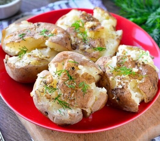 Нежный запечённый картофель: просто, вкусно, с изюминкой