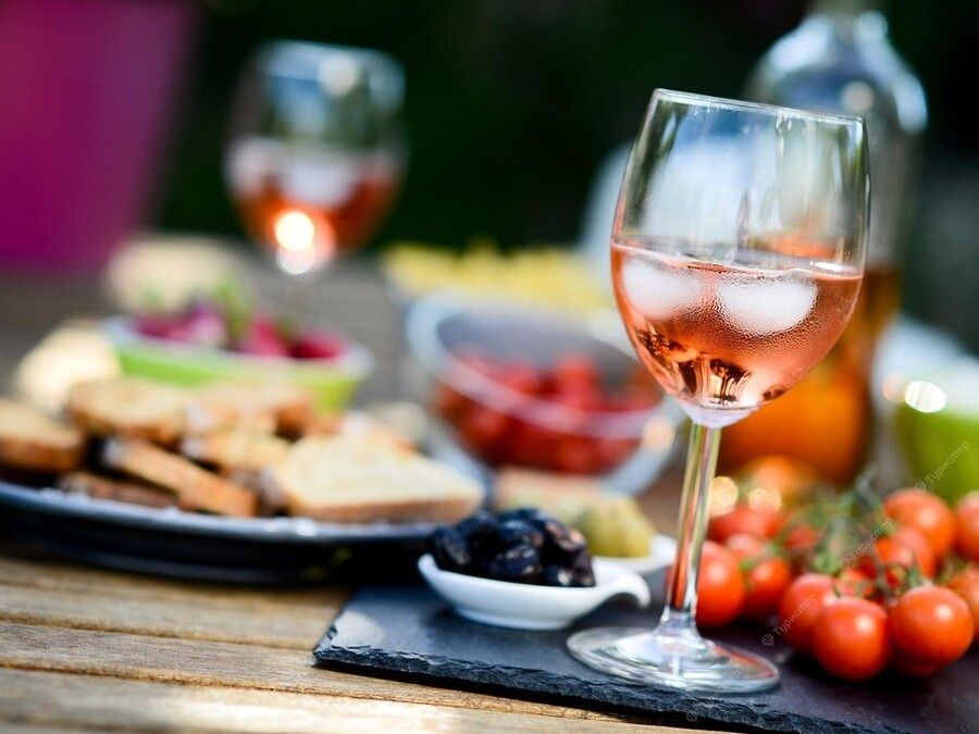 Можно ли наслаждаться вином на кето-диете: развенчиваем мифы