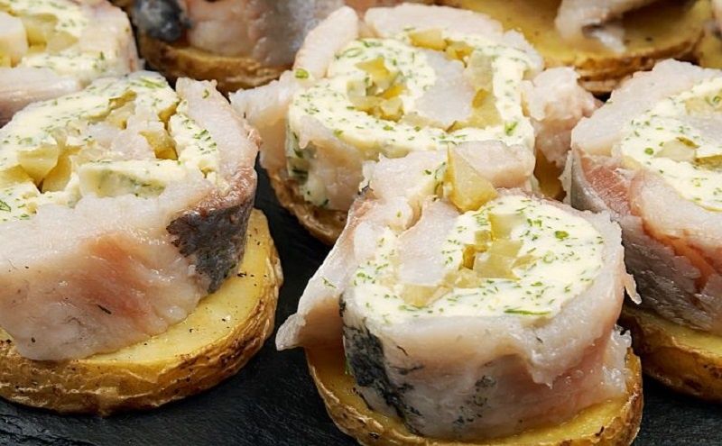 Как удивить гостей недорогими закусками на Новый год