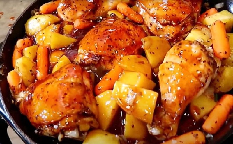 Курица с картошкой в медово-чесночном соусе: как обычный ужин превратить в кулинарный праздник