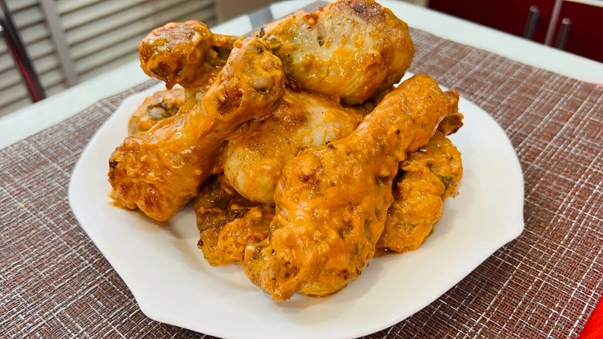 Пикантные куриные голени на сковороде за считанные минуты