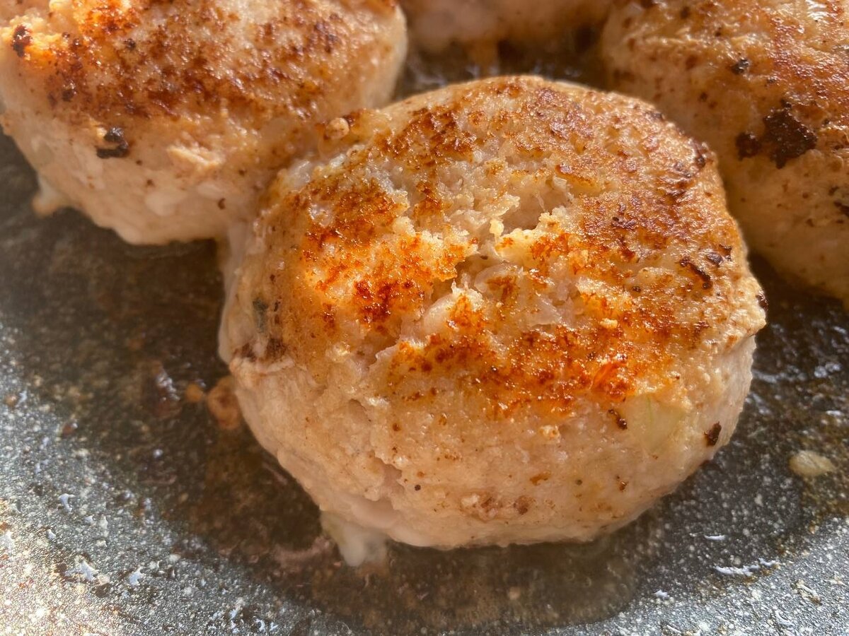 Как улучшить вкус и сочность рыбных котлет без сала, картошки и яиц
