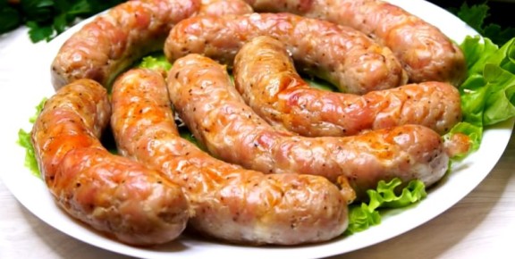 Как приготовить домашнюю колбасу: простой и вкусный рецепт