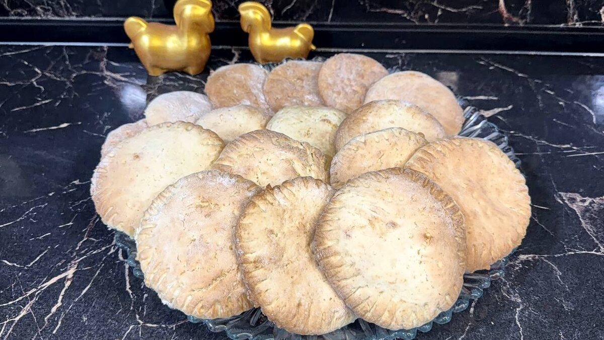 Вкусные коржики на сметане для уютного вечера