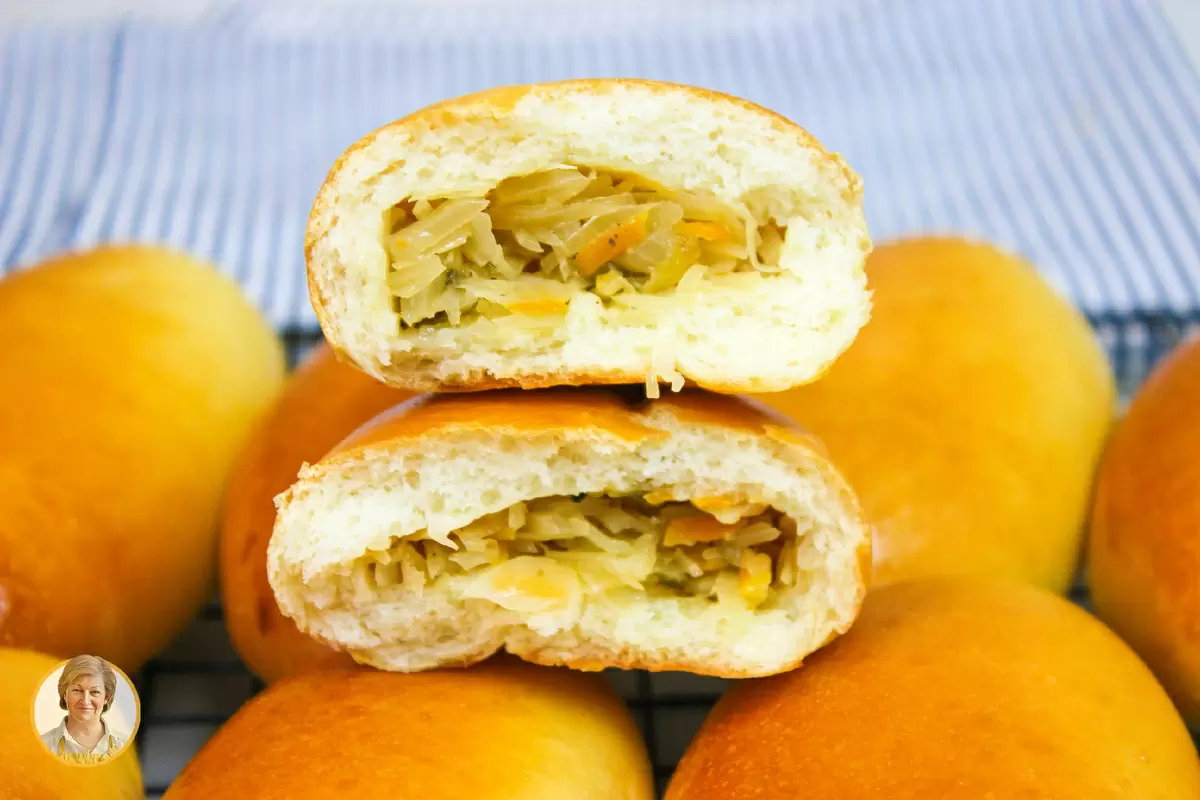 Рецепт супер пышных пирожков с квашеной капустой