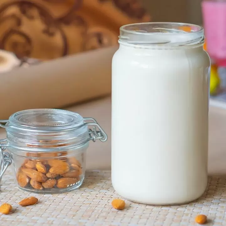 Нежное миндальное молоко: простой рецепт и полезные советы
