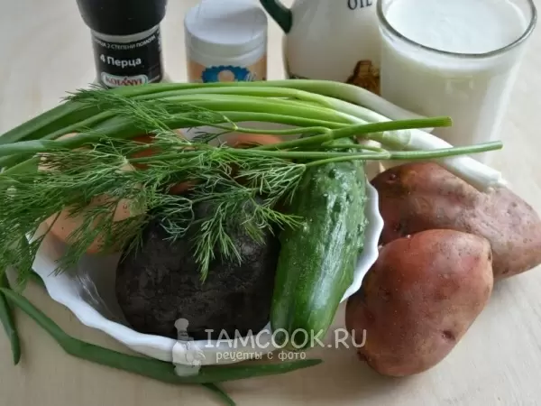 Свекольник по бабушкиному рецепту: холодный суп, который вернет в детство