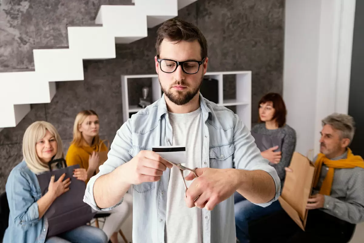 Потребительский кредит для погашения долгов: стоит ли идти на риск?