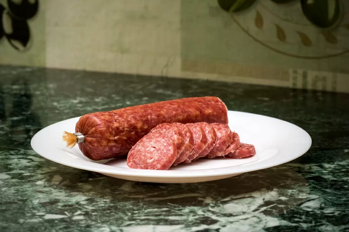 Как выбрать колбасу: секреты качественного выбора