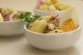 Сочный мясной салат с пикантным луком