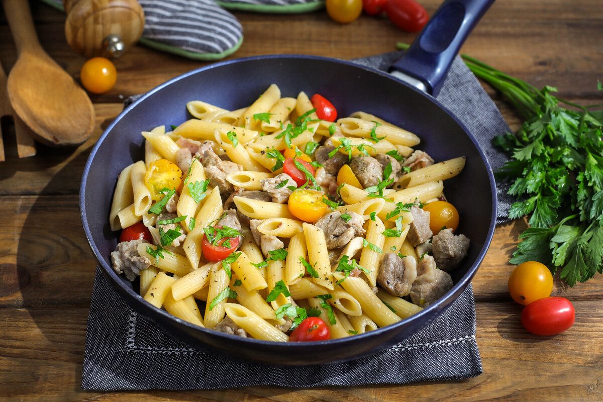 Перышки в компании свинины и бекона: новый кулинарный хит