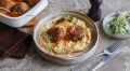 Сочные котлеты с ароматной подливкой: вкус детства в каждой порции