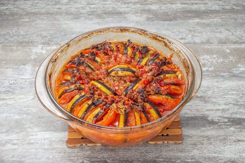 Сочные кабачки в томатной пасте: простота и вкус в каждом кусочке